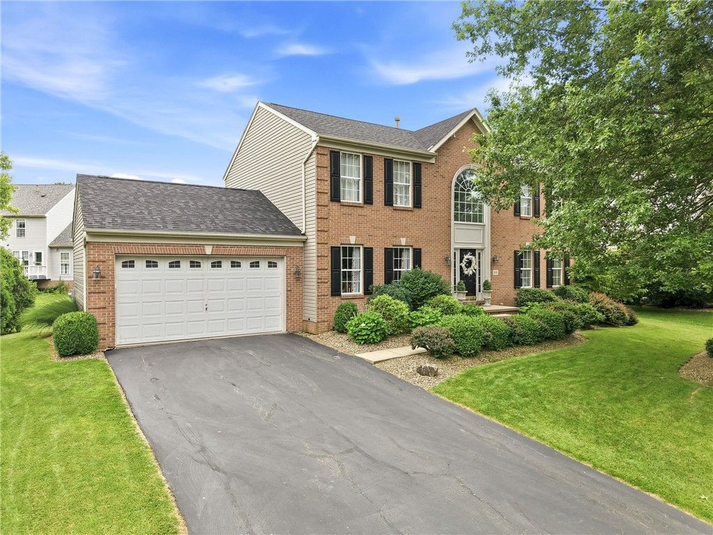 110 Neshannock Trails Dr, Neshannock Twp, PA 16105