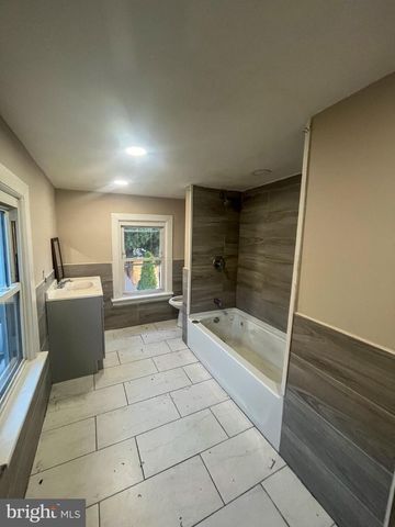 832 LAMBERTON ST, Trenton, NJ 08611