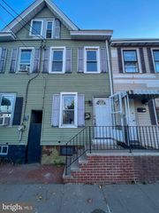 832 LAMBERTON ST, Trenton, NJ 08611