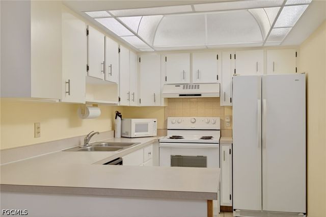 12481 McGregor BLVD 17, Fort Myers, FL 33919