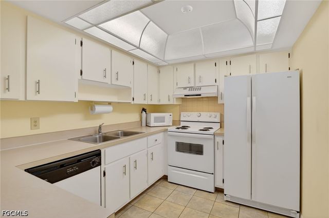 12481 McGregor BLVD 17, Fort Myers, FL 33919