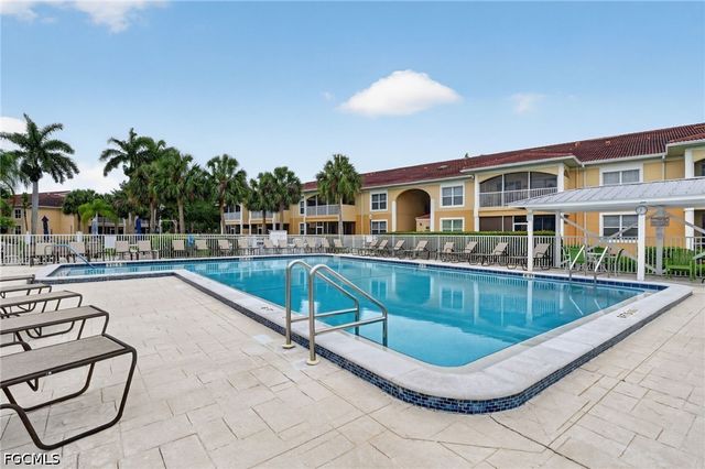 12481 McGregor BLVD 17, Fort Myers, FL 33919