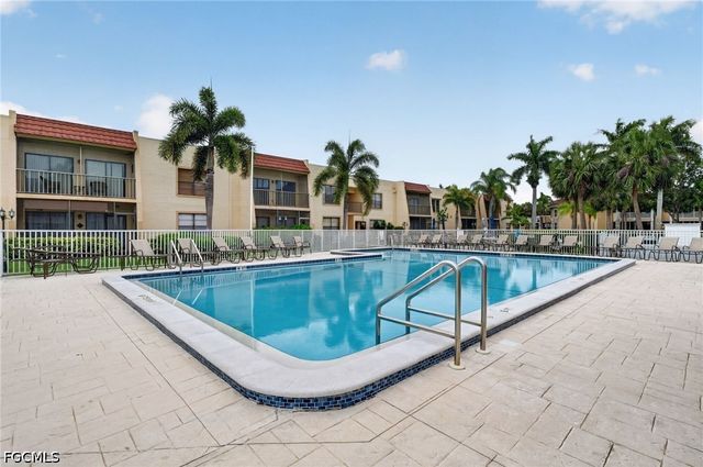 12481 McGregor BLVD 17, Fort Myers, FL 33919