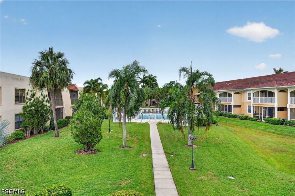 12481 McGregor BLVD 17, Fort Myers, FL 33919