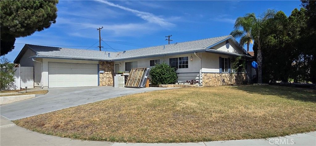 Image 2 of property listing at 1167 Serene, Corona, CA 92878