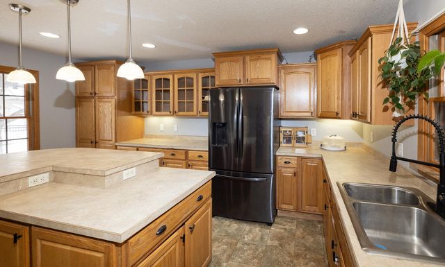 612 7th Avenue W, West Fargo, ND 58078