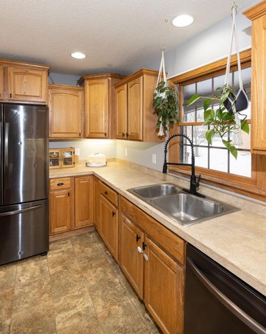 612 7th Avenue W, West Fargo, ND 58078