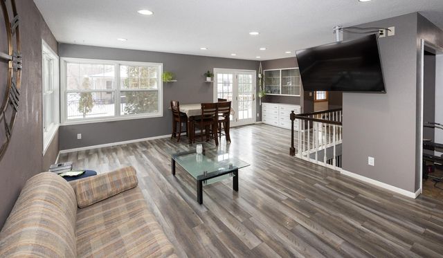 612 7th Avenue W, West Fargo, ND 58078