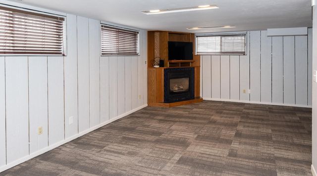 612 7th Avenue W, West Fargo, ND 58078