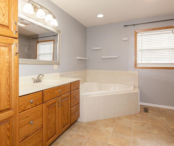 612 7th Avenue W, West Fargo, ND 58078