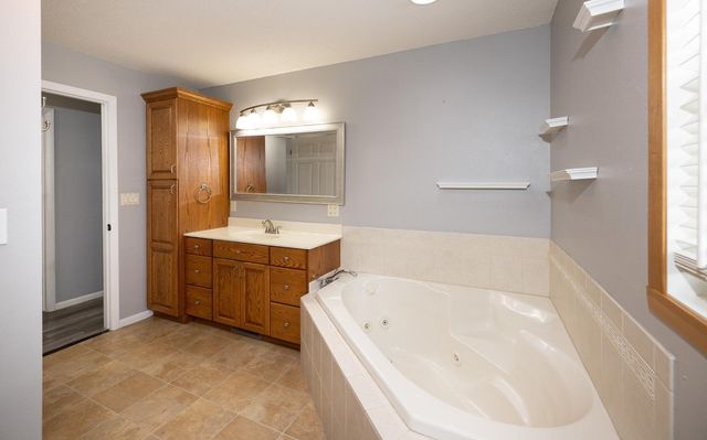 612 7th Avenue W, West Fargo, ND 58078