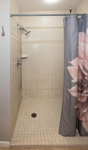 612 7th Avenue W, West Fargo, ND 58078