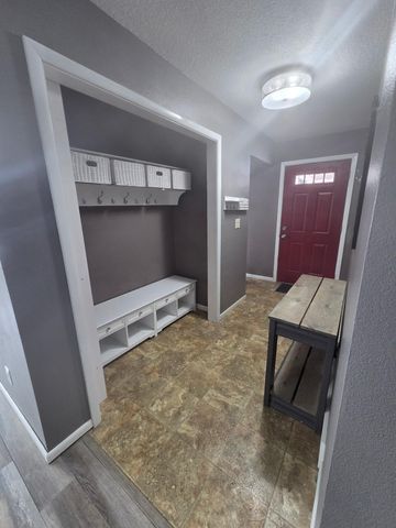 612 7th Avenue W, West Fargo, ND 58078