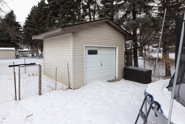 612 7th Avenue W, West Fargo, ND 58078