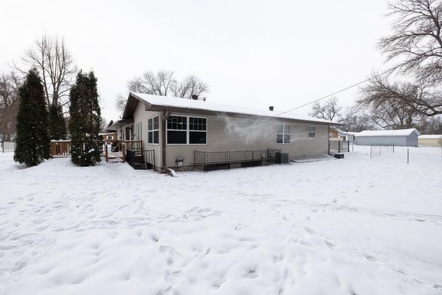 612 7th Avenue W, West Fargo, ND 58078