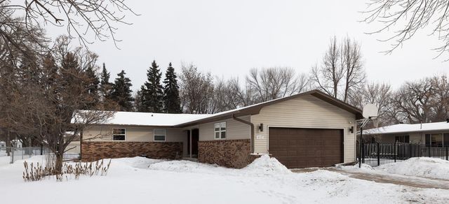 612 7th Avenue W, West Fargo, ND 58078