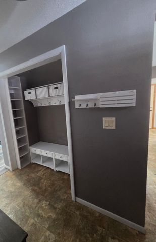 612 7th Avenue W, West Fargo, ND 58078