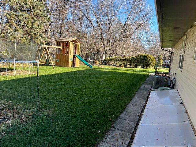 612 7th Avenue W, West Fargo, ND 58078