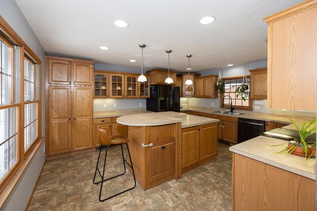 612 7th Avenue W, West Fargo, ND 58078