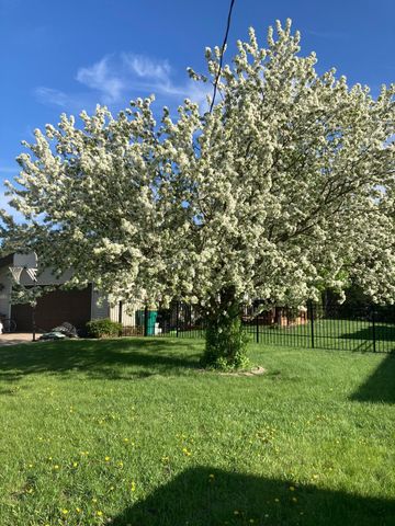 612 7th Avenue W, West Fargo, ND 58078