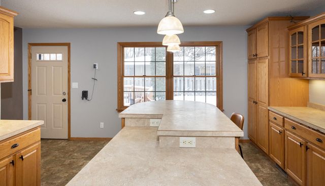 612 7th Avenue W, West Fargo, ND 58078