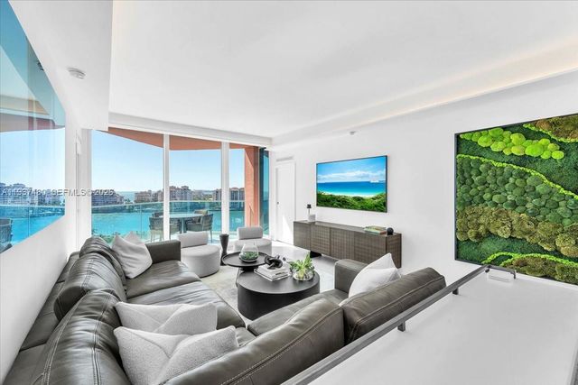 300 S Pointe Dr 1404, Miami Beach, FL 33139