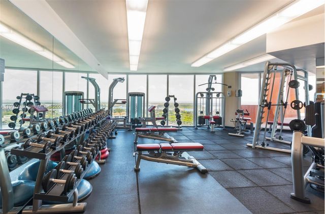 300 S Pointe Dr 1404, Miami Beach, FL 33139