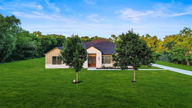 243 County Road 487, Dayton, TX 77535
