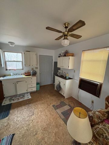 86 Elm Avenue, Nancy, KY 42544