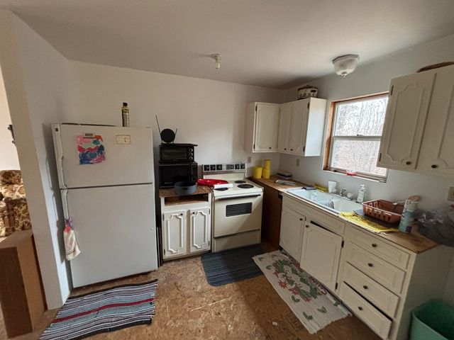 86 Elm Avenue, Nancy, KY 42544