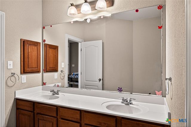 3207 Big Pond, San Antonio, TX 78261