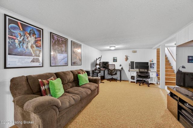 4304 Bayberry Dr, Louisville, KY 40216
