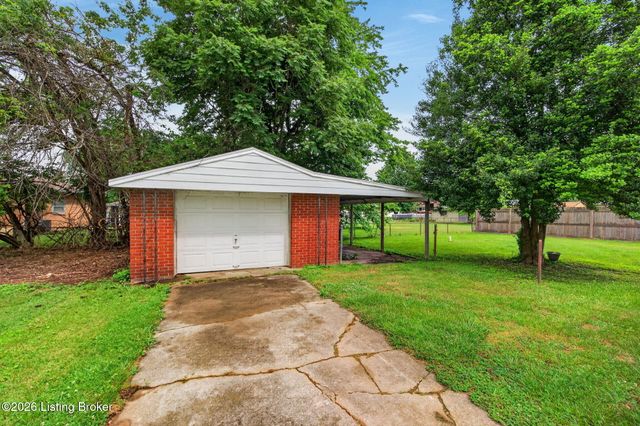 4304 Bayberry Dr, Louisville, KY 40216