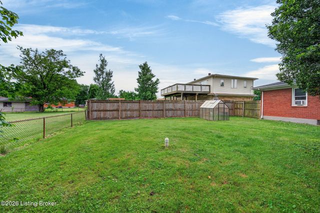 4304 Bayberry Dr, Louisville, KY 40216