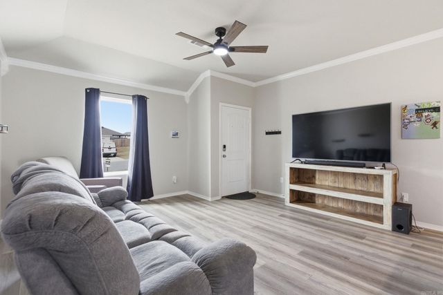 1280 Meadows Dr, Benton, AR 72019