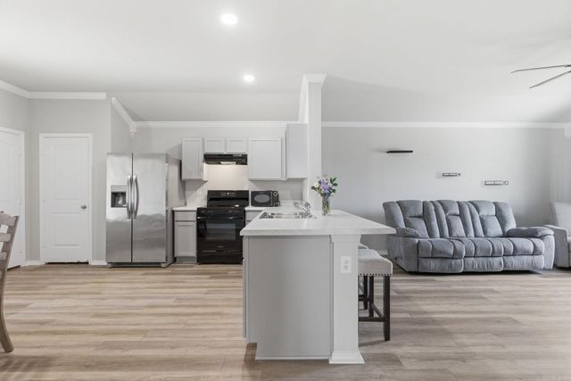 1280 Meadows Dr, Benton, AR 72019