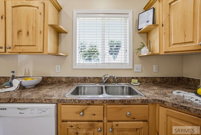 2751 N Midnight Blue Drive, Idaho Falls, ID 83401