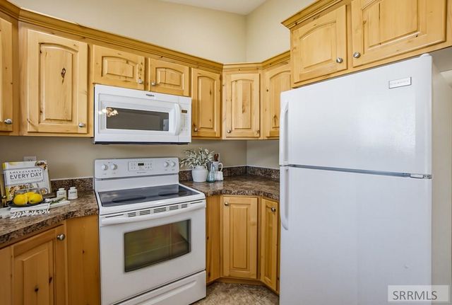 2751 N Midnight Blue Drive, Idaho Falls, ID 83401