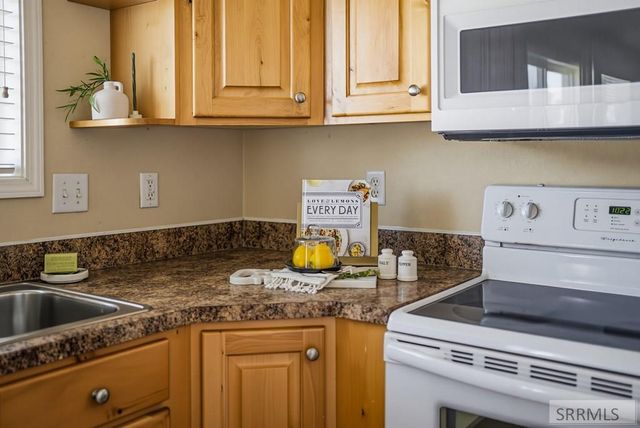 2751 N Midnight Blue Drive, Idaho Falls, ID 83401