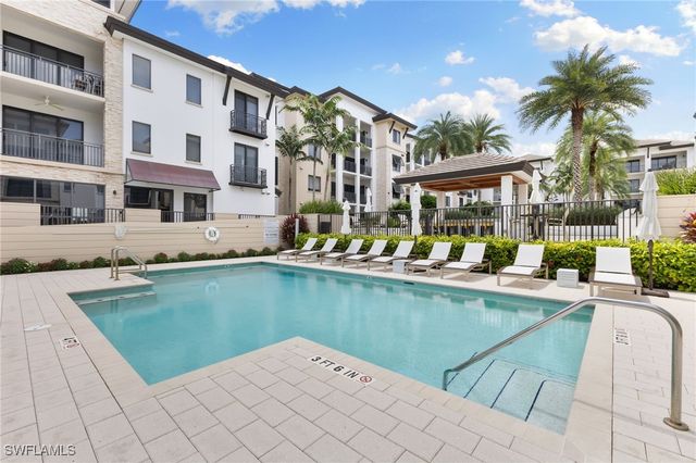 1030 3rd AVE S 417, Naples, FL 34102