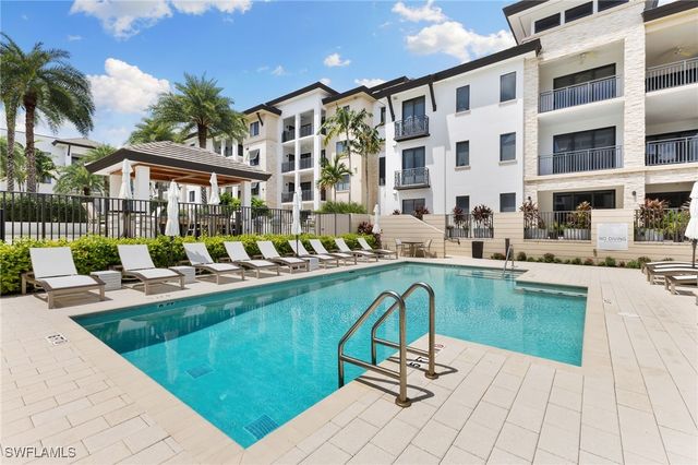 1030 3rd AVE S 417, Naples, FL 34102