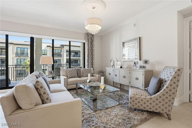 1030 3rd AVE S 417, Naples, FL 34102