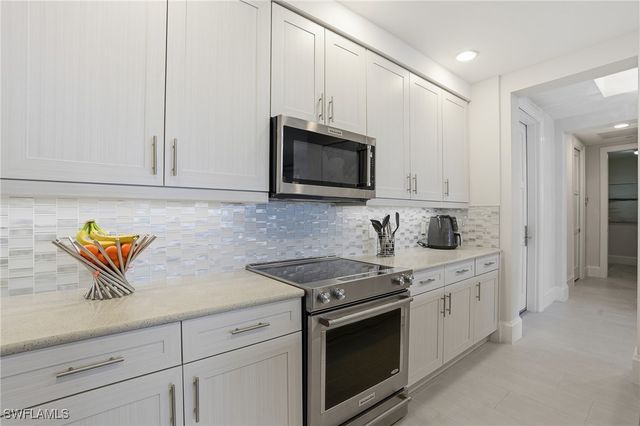 1030 3rd AVE S 417, Naples, FL 34102