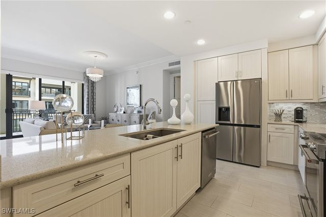 1030 3rd AVE S 417, Naples, FL 34102