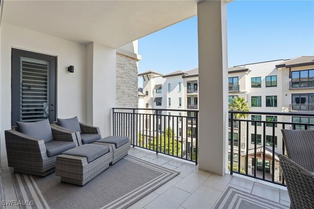 1030 3rd AVE S 417, Naples, FL 34102