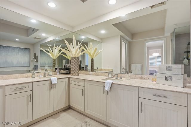 1030 3rd AVE S 417, Naples, FL 34102