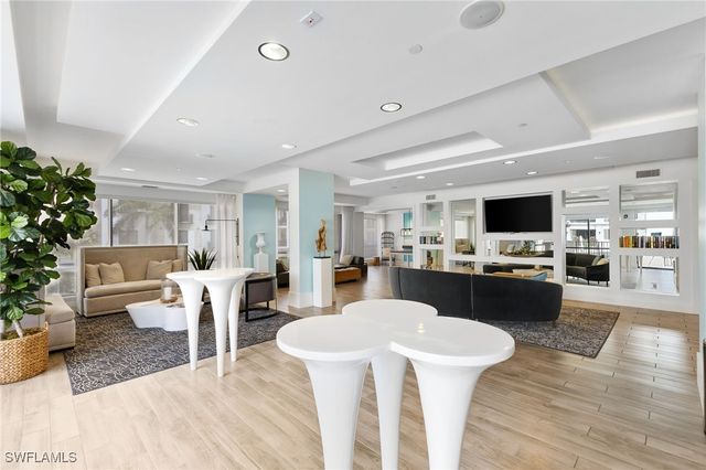 1030 3rd AVE S 417, Naples, FL 34102