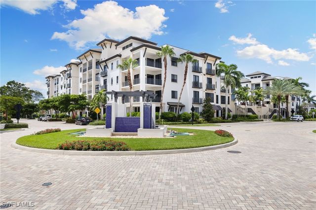 1030 3rd AVE S 417, Naples, FL 34102