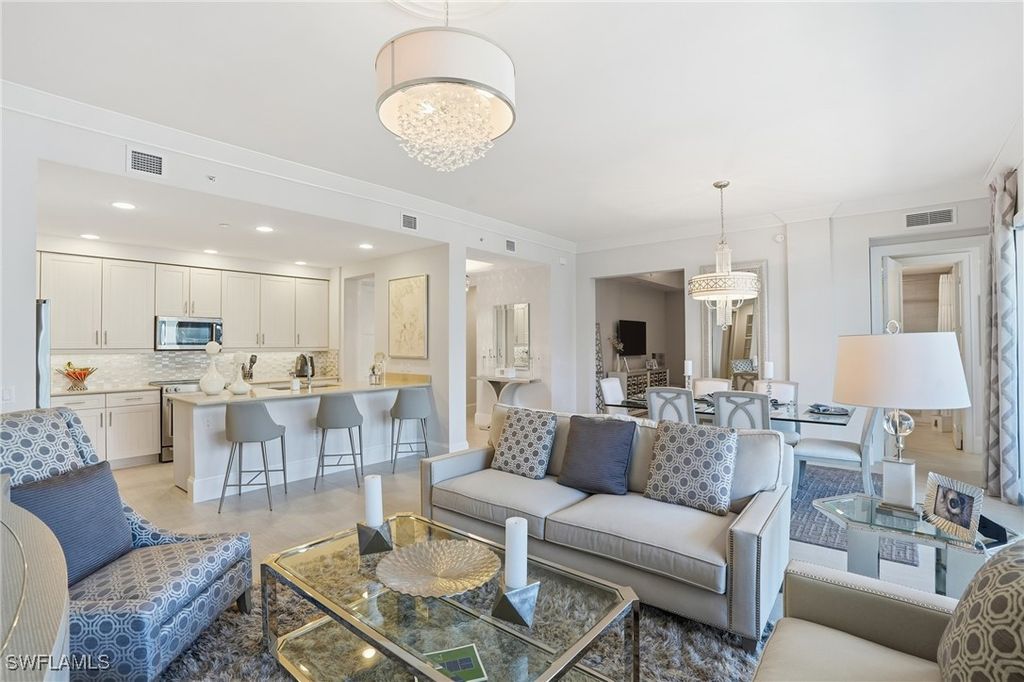 1030 3rd AVE S 417, Naples, FL 34102