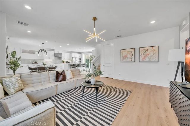 293 Lynx, Irvine, CA 92618